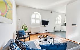 Modernized South Kensington Apartments